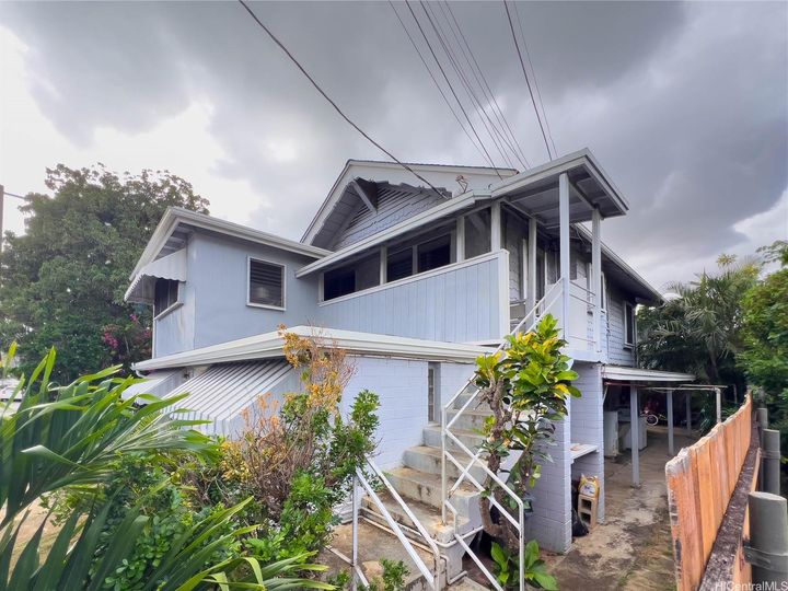 808 Makaleka Ave Honolulu HI Multi-family home. Photo 11 of 12