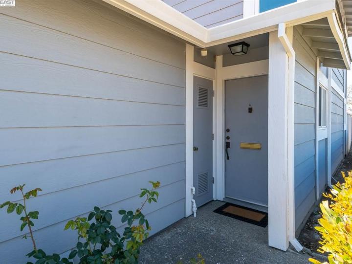 823 Woodgate Dr, San Leandro, CA, 94579 Townhouse. Photo 6 of 40