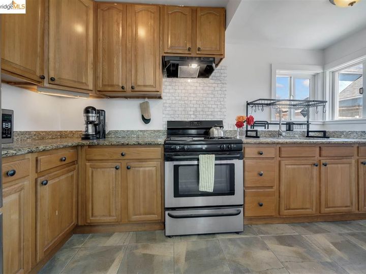 8524 Dowling, Oakland, CA | East Oakland. Photo 10 of 24