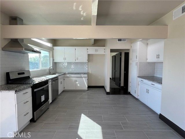 905 E Myrtle St, Hanford, CA | . Photo 9 of 39