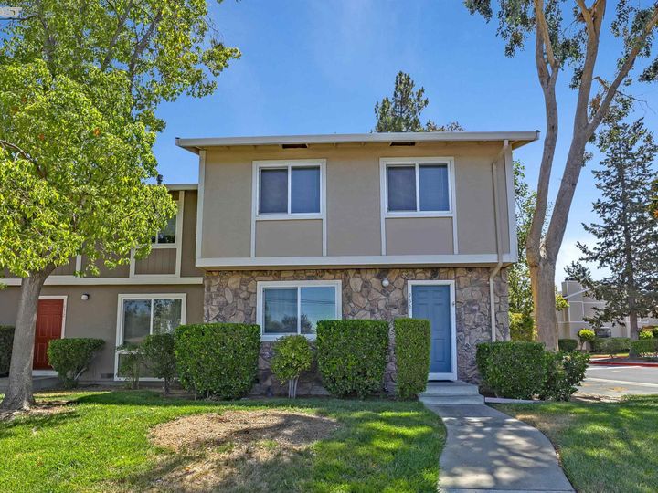 936 Dolores St, Livermore, CA, 94550 Townhouse. Photo 1 of 54