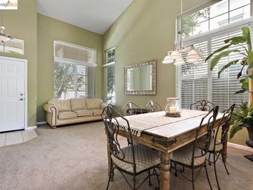 1208 Picadilly Ln, Brentwood, CA | Rose Garden. Photo 4 of 30