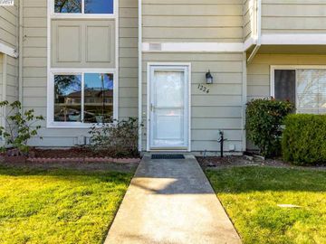1224 Spring Valley Cmn, Livermore, CA, 94551 Townhouse. Photo 2 of 39