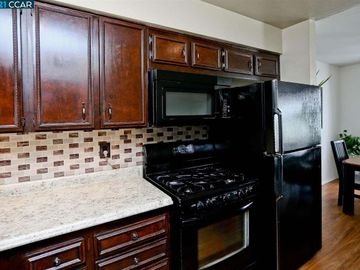 1295 Kenwal Rd #C, Concord, CA, 94521 Townhouse. Photo 4 of 25