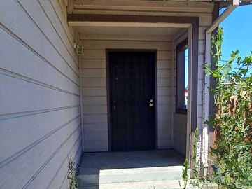 1347 106th Ave, Oakland, CA | . Photo 5 of 5