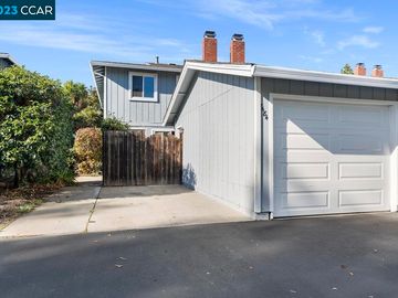 1484 Newhall Pkwy, Concord, CA, 94521 Townhouse. Photo 4 of 29