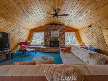 16405 Grizzly Dr, Pine Mountain Club, CA