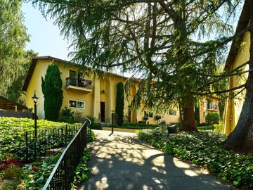 18400 Overlook Rd #57, Los Gatos, CA, 95030 Townhouse. Photo 2 of 40