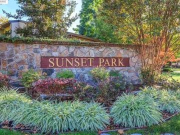 Sunset Park condo #. Photo 2 of 27