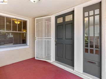 2165 Ransom Ave, Oakland, CA | Allendale. Photo 6 of 37