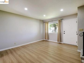 2304 Belvedere Ave, San Leandro, CA, 94577 Townhouse. Photo 5 of 31