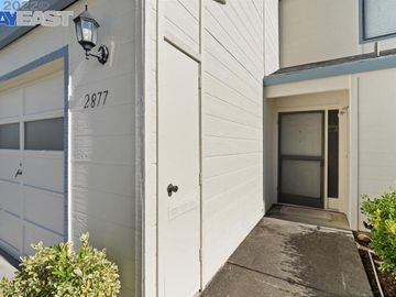 2877 Crystal Ct, Castro Valley, CA, 94546 Townhouse. Photo 4 of 27