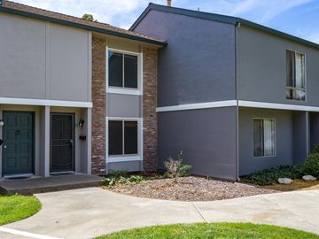 3325 Northwood Dr #B, Concord, CA, 94520 Townhouse. Photo 2 of 41