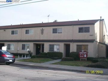 357 Laurel Ave #2, Hayward, CA, 94541 Townhouse. Photo 2 of 30