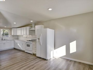 4330 Pampas Ave, Oakland, CA | Redwood Heights. Photo 4 of 42