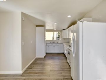4330 Pampas Ave, Oakland, CA | Redwood Heights. Photo 5 of 42