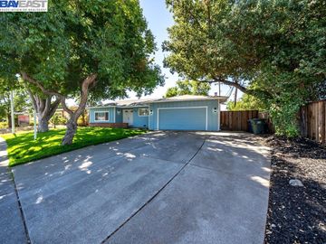 4336 Armand Dr, Concord, CA | Clayton Valley. Photo 4 of 32