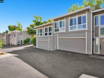 443 Ridgeview Dr, Pleasant Hill, CA, 94523 Townhouse. Photo 3 of 24