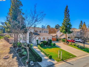 4824 Saint Andrews, Stockton, CA | Brookside Estate. Photo 2 of 56