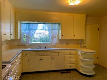 488 Sycamore Ave, Gustine, CA | . Photo 4 of 11