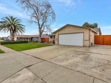 5779 Moores Ave, Newark, CA | Mowry West. Photo 2 of 36