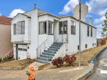 689 Templeton Ave, Daly City, CA