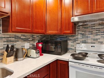 852 Lakeview Ave, South Lake Tahoe, CA | . Photo 5 of 22