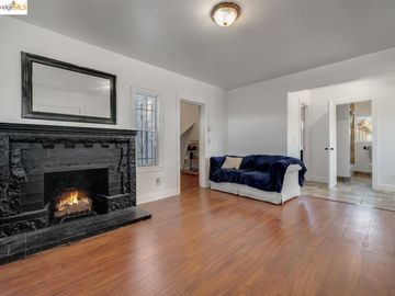 8524 Dowling, Oakland, CA | East Oakland. Photo 3 of 24