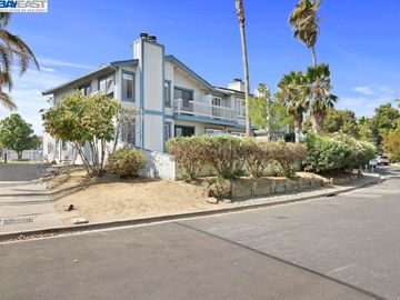 927 Lido, Discovery Bay, CA, 94505 Townhouse. Photo 2 of 4